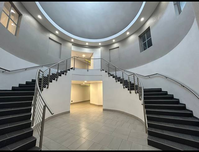1,066M² OFFICE TO LET IN SANDTON CENTRAL